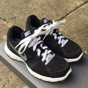 Nike Sneakers ~ Relentless 2